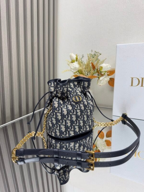 DIOR - Image 4