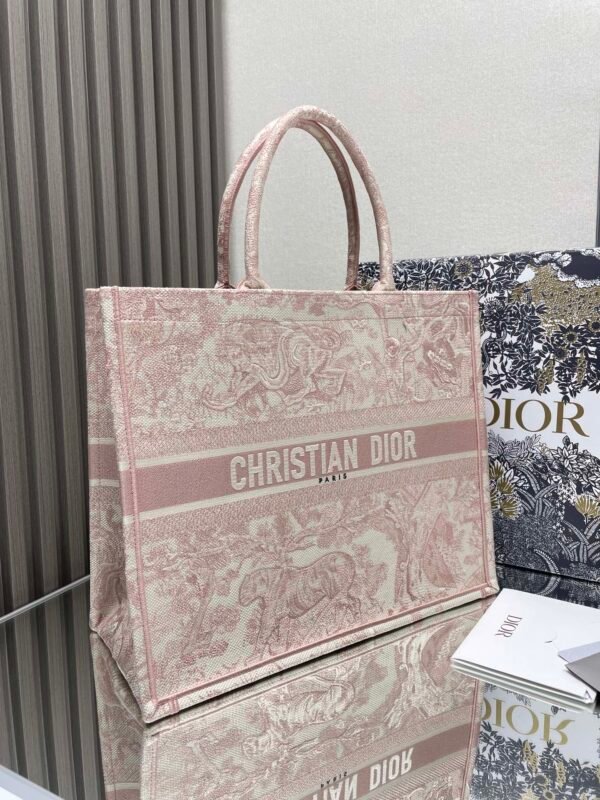 DIOR - Image 4
