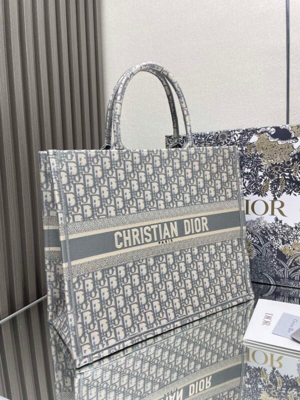 DIOR - Image 4