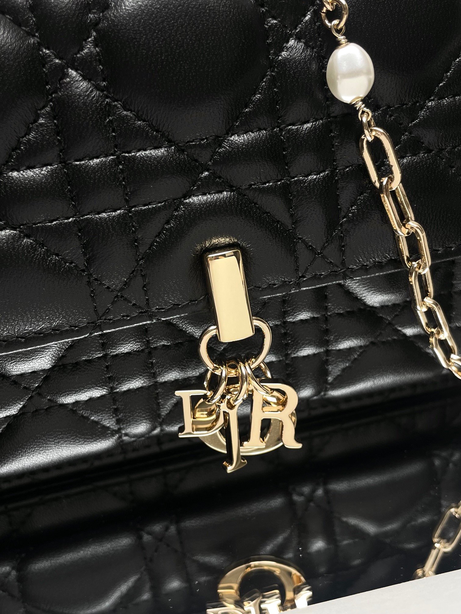 DIOR - Image 4