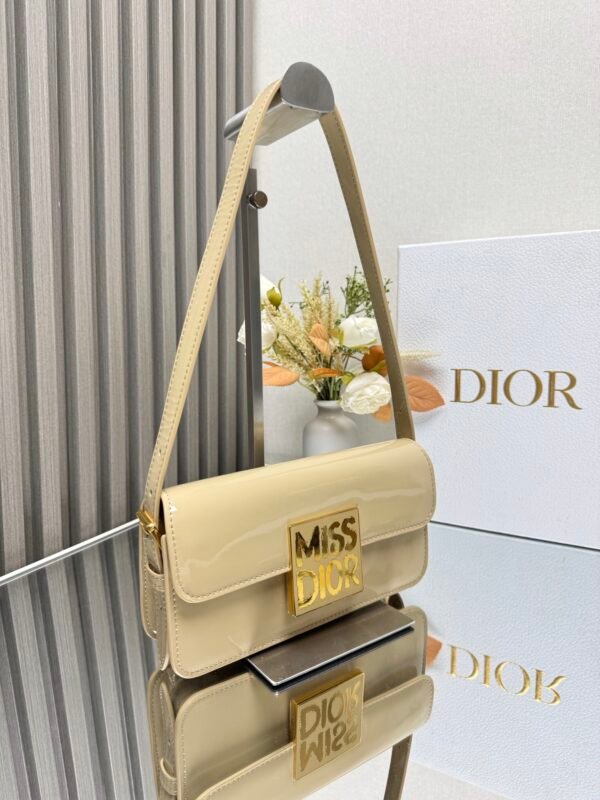 DIOR - Image 4