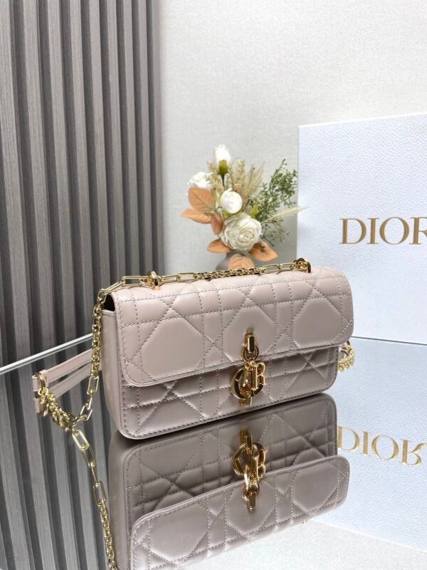 DIOR - Image 4