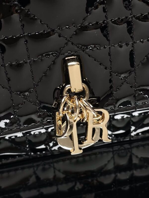 DIOR - Image 4