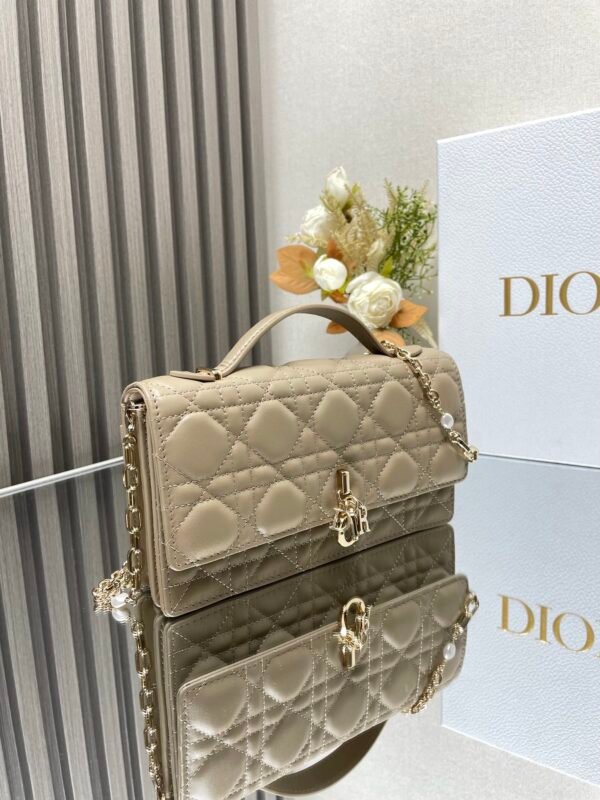 DIOR - Image 4