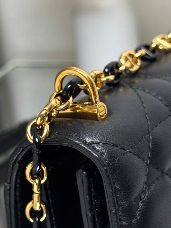 DIOR - Image 4