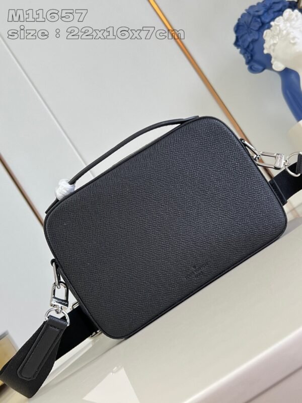 LV  M11657 - Image 5
