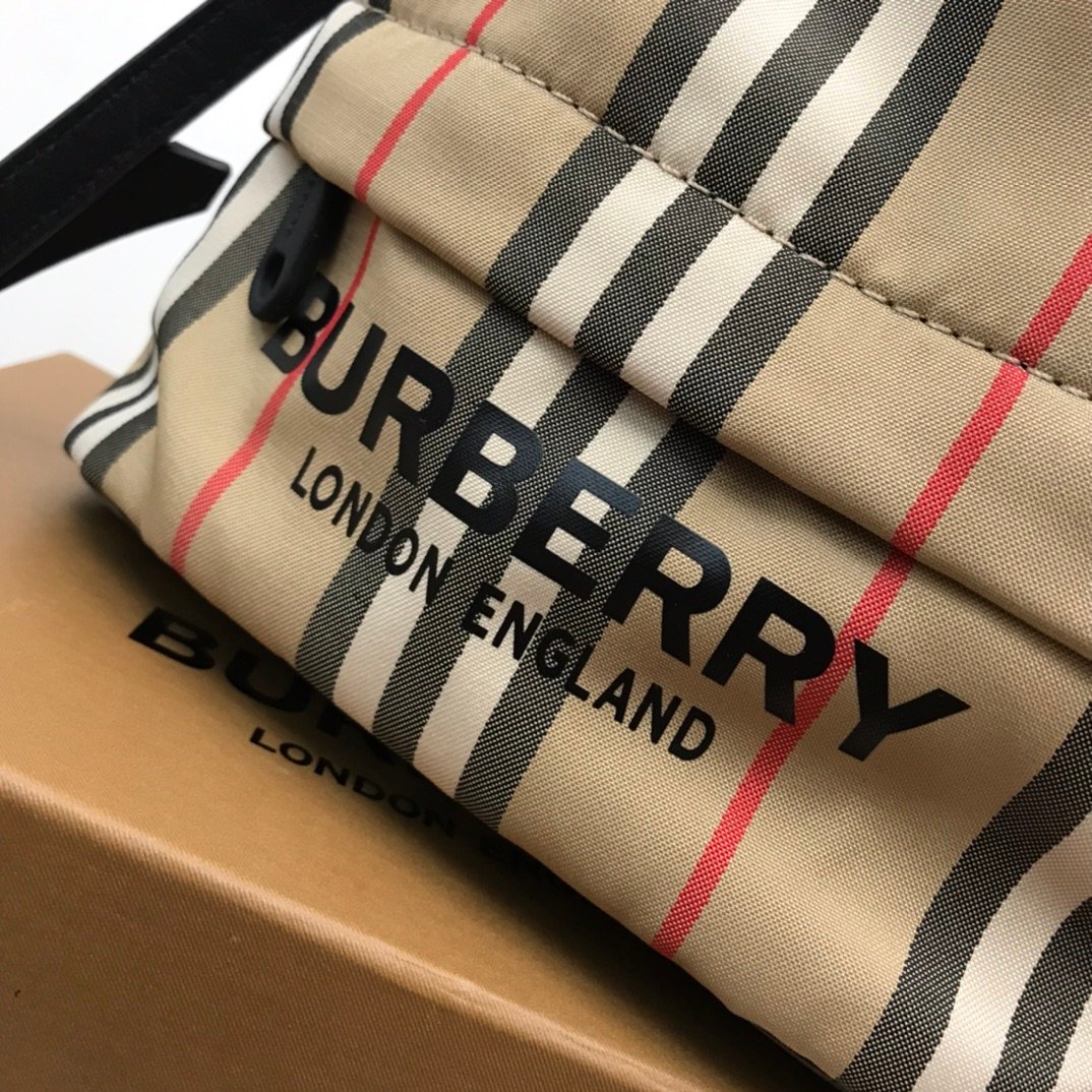 Burberry Bag - Image 5