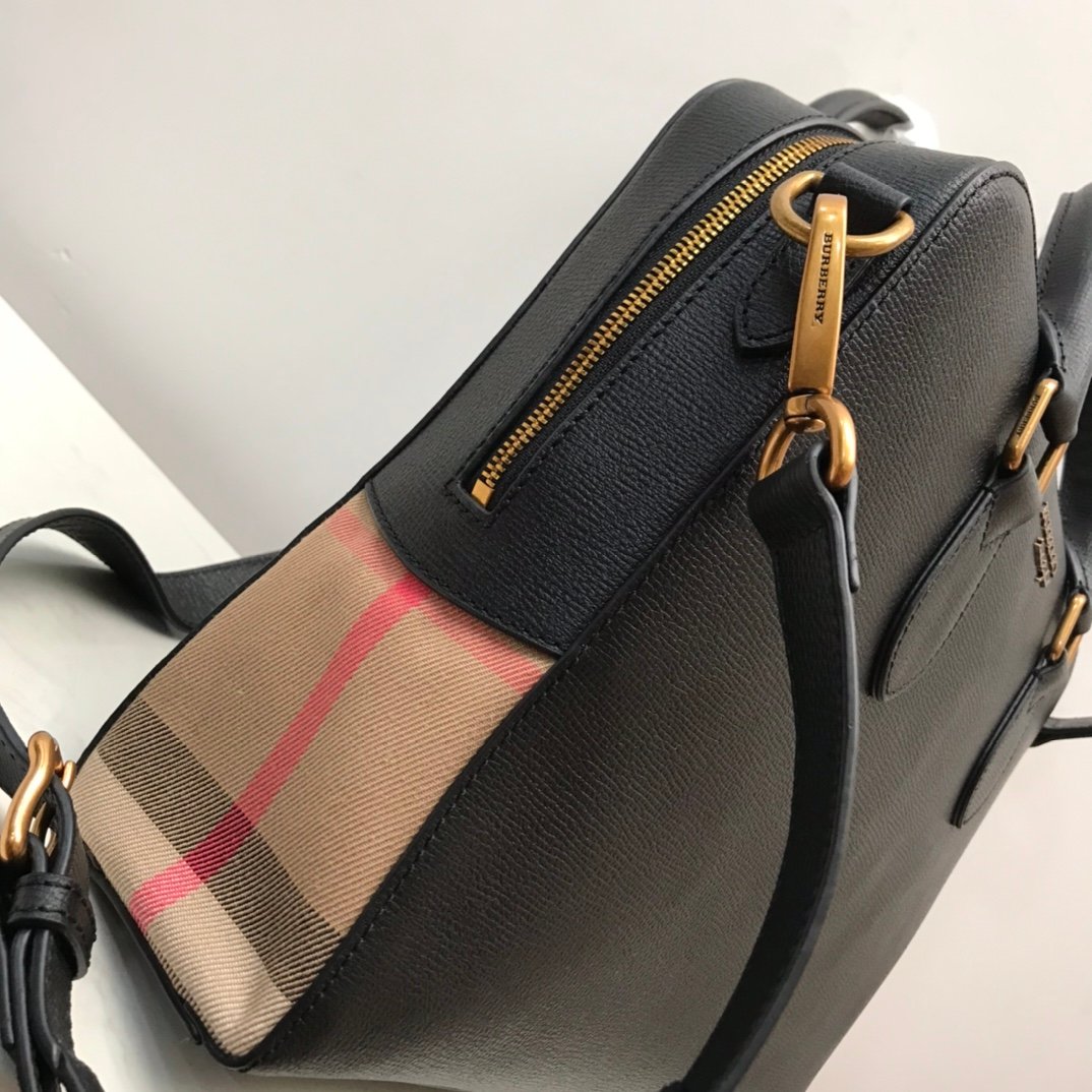 Burberry Bag - Image 5