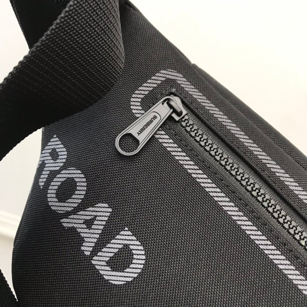 Burberry Bag - Image 5