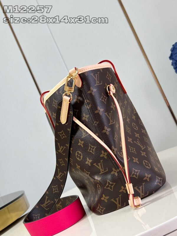 LV MM12257 - Image 5
