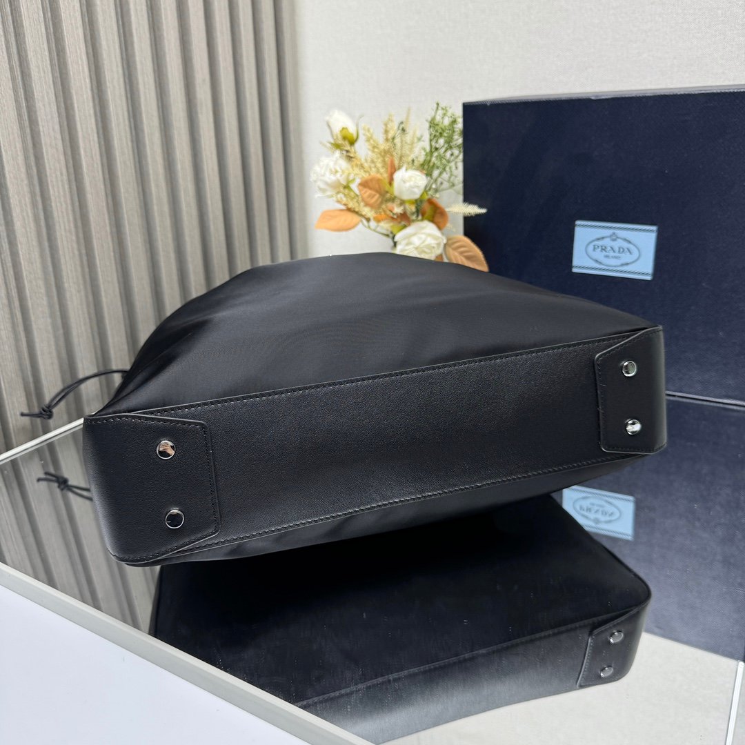 Prada Bag - Image 5