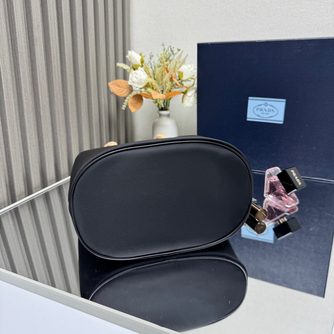 Prada Bag - Image 5