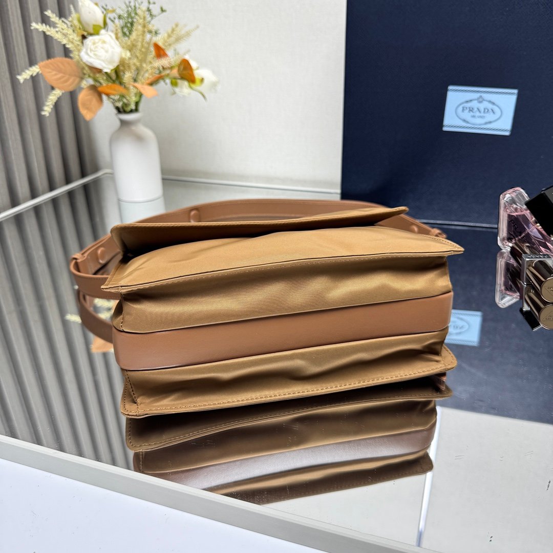 Prada Bag - Image 5