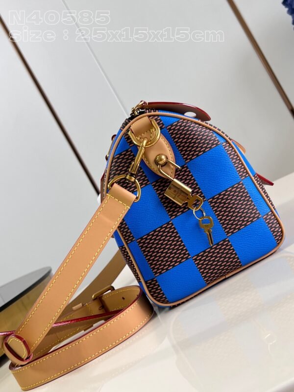 LV N40584 - Image 5