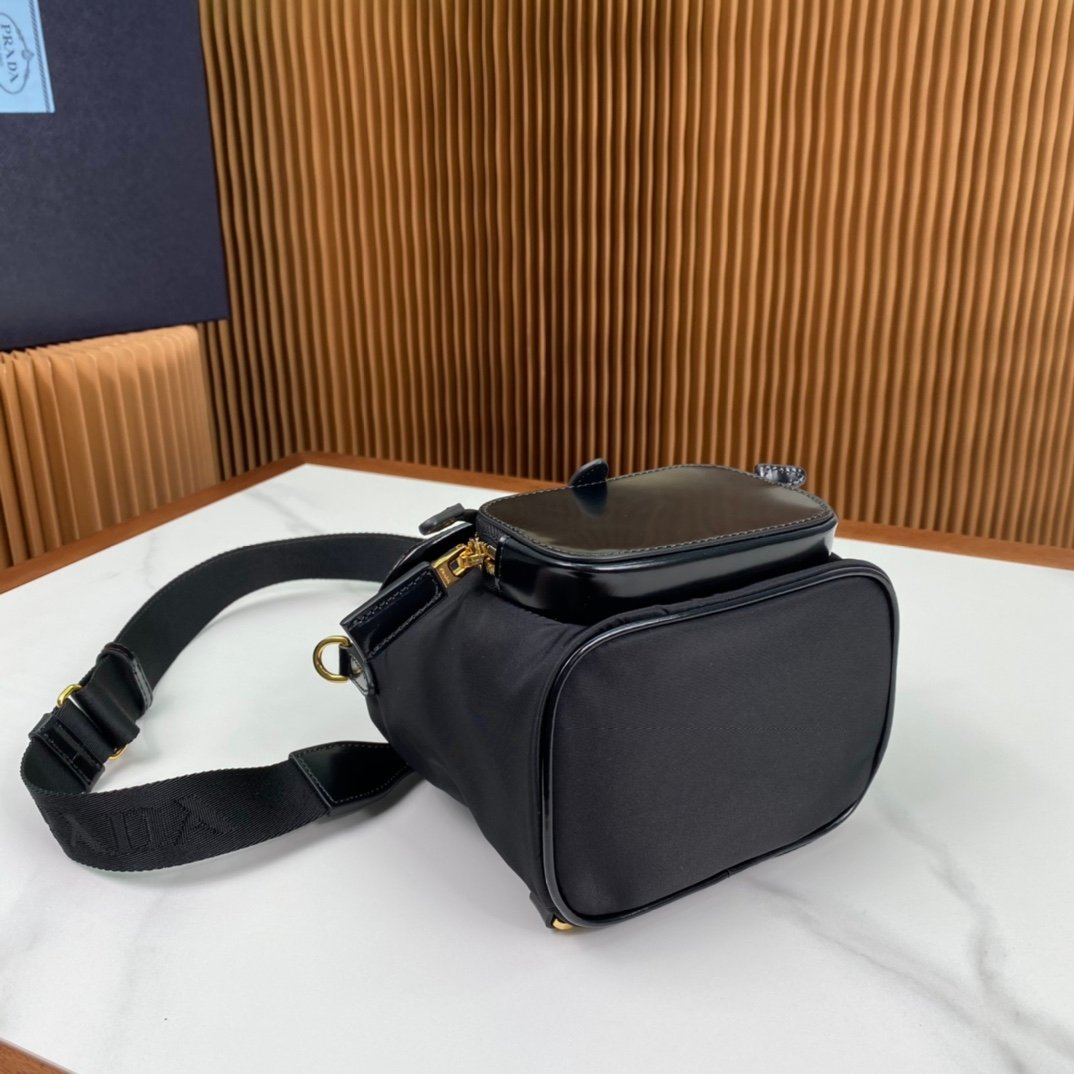Prada Bag - Image 5