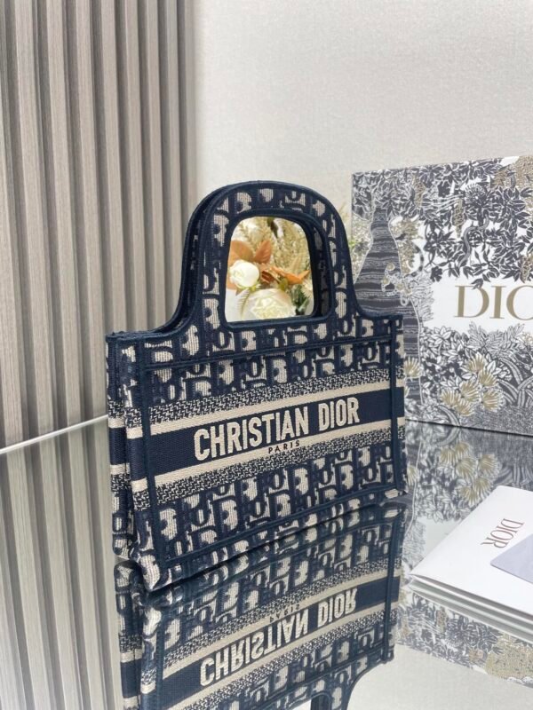 DIOR - Image 5
