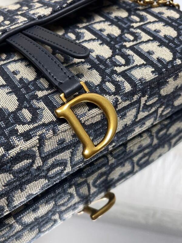 DIOR - Image 5