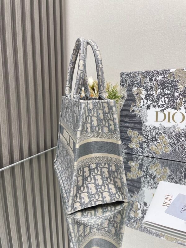 DIOR - Image 5