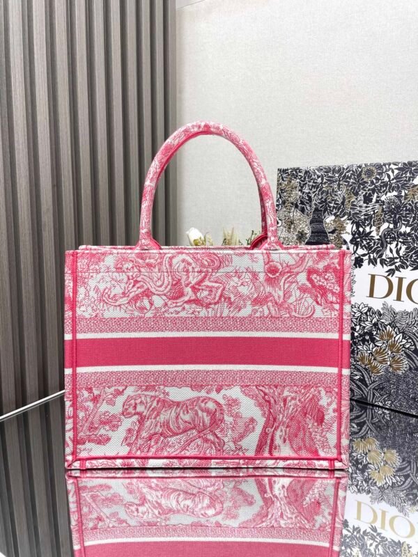 DIOR - Image 5