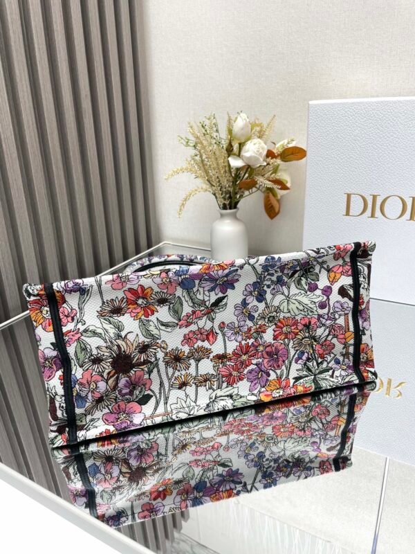 DIOR - Image 5