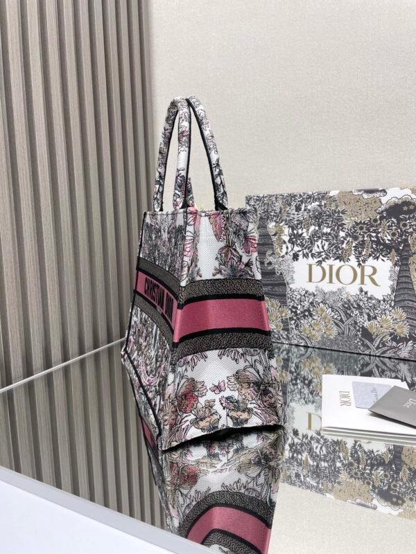 DIOR - Image 5