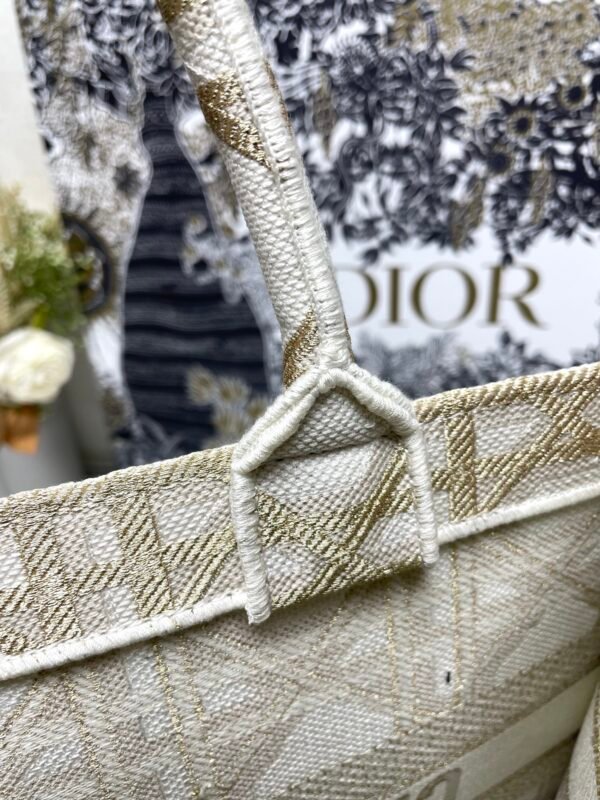 DIOR - Image 5