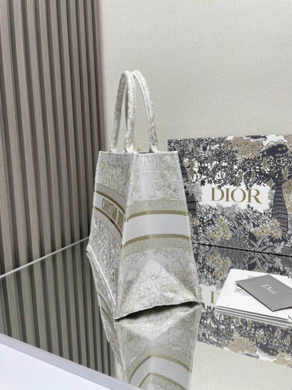 DIOR - Image 5