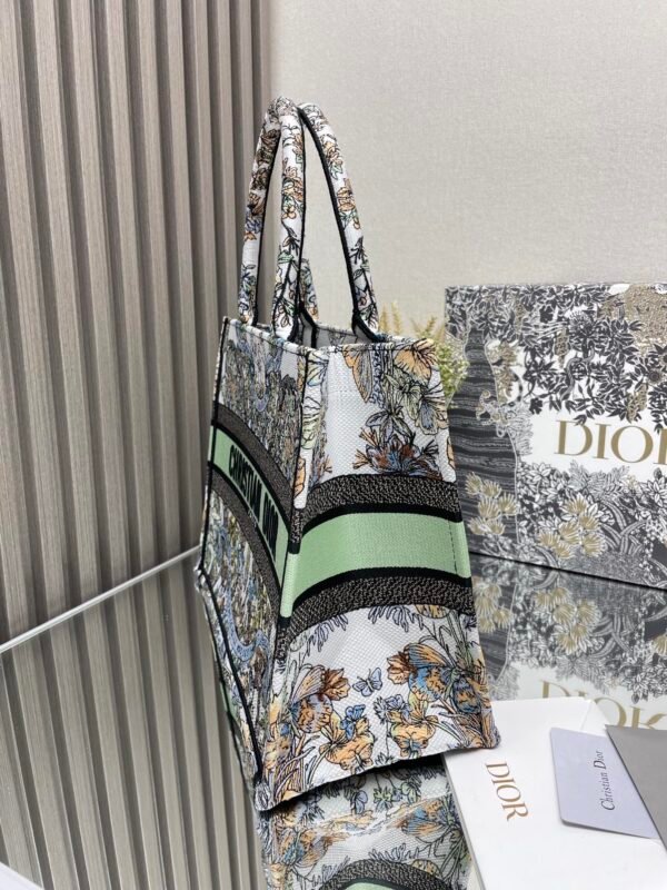 DIOR - Image 5