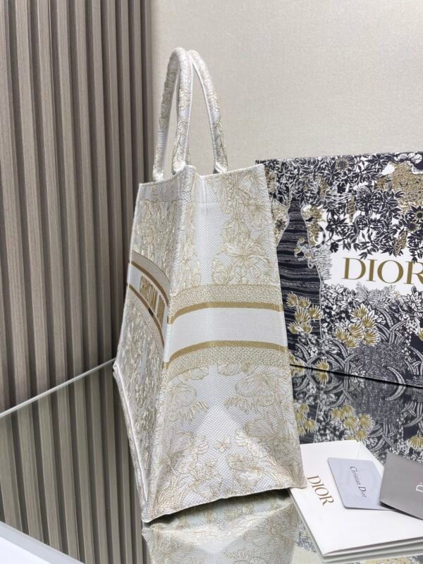 DIOR - Image 5