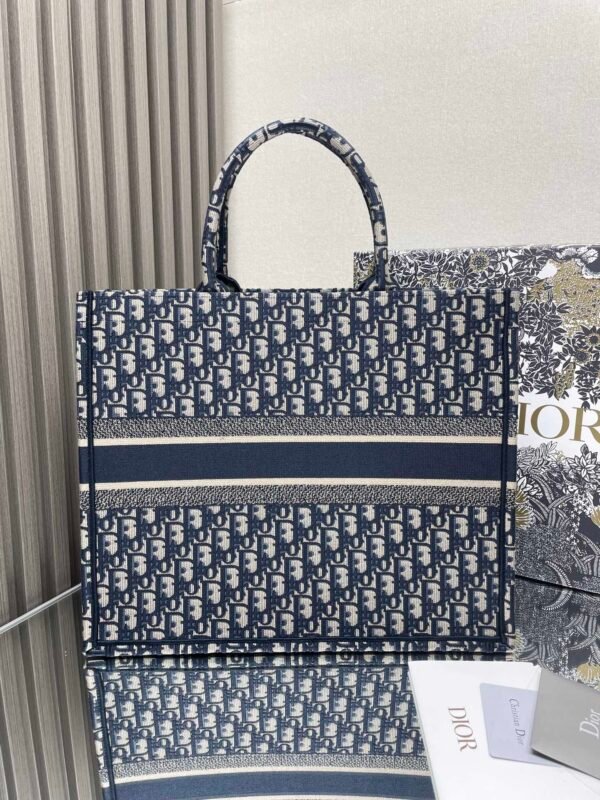 DIOR - Image 5