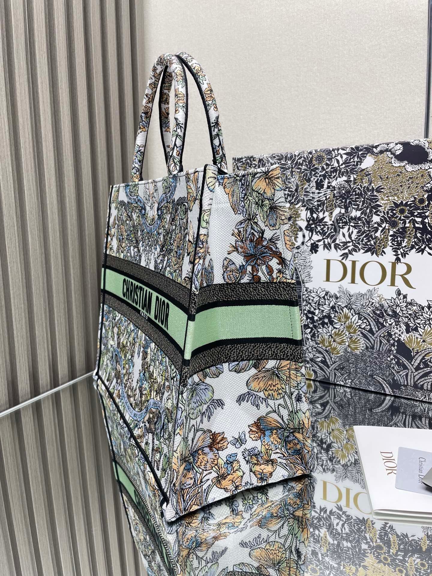 DIOR - Image 5