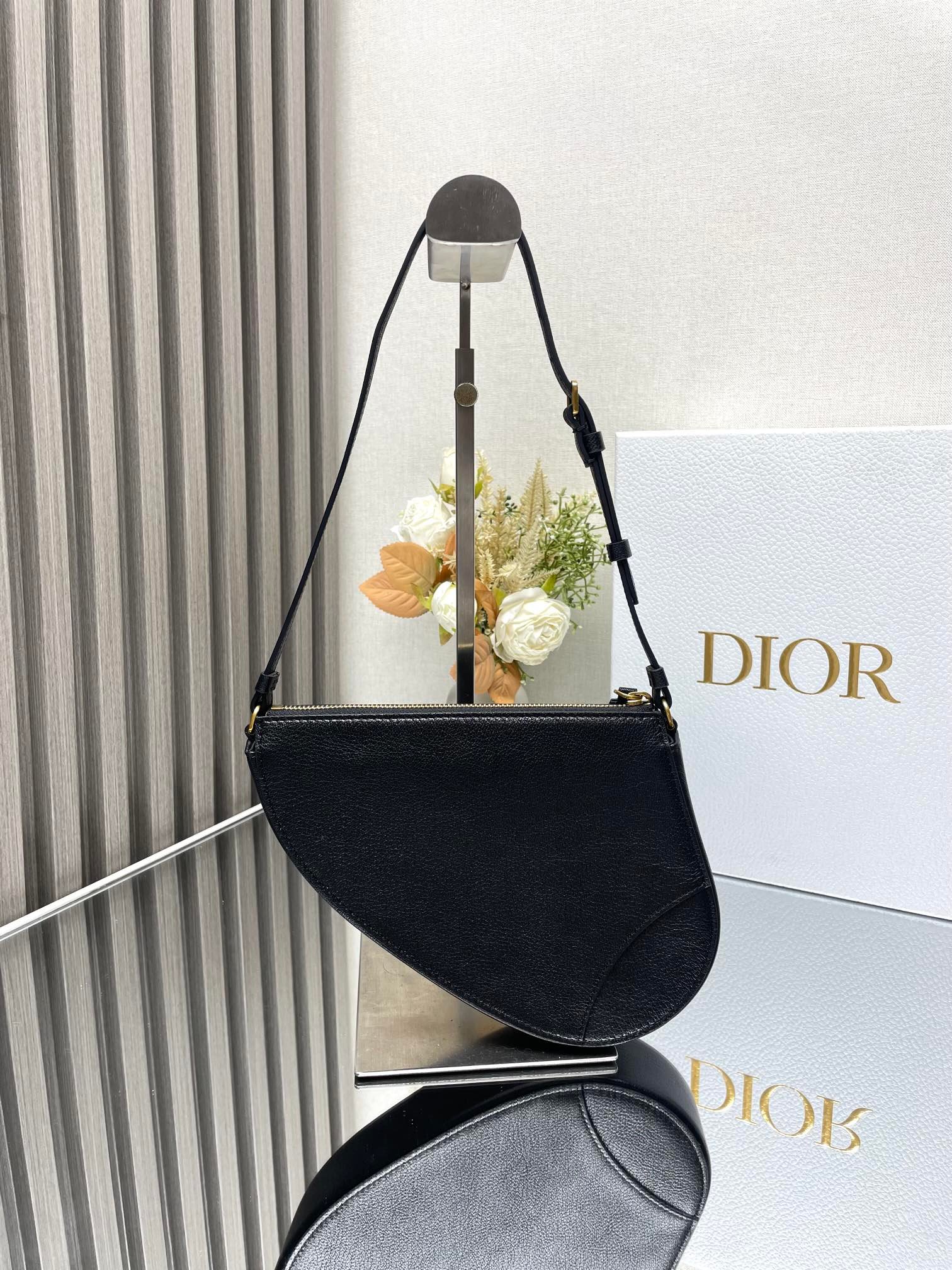 DIOR - Image 5