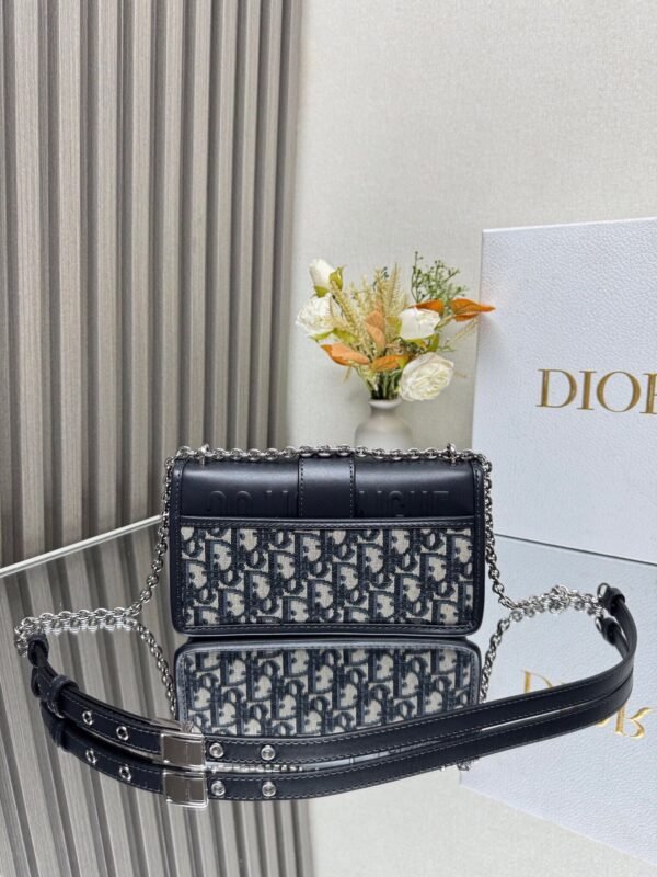 DIOR - Image 5