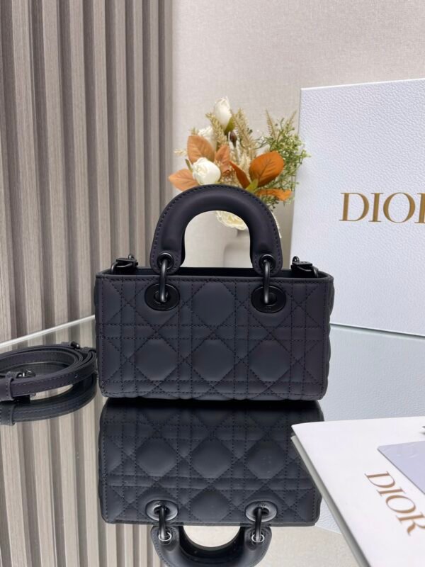 DIOR - Image 5
