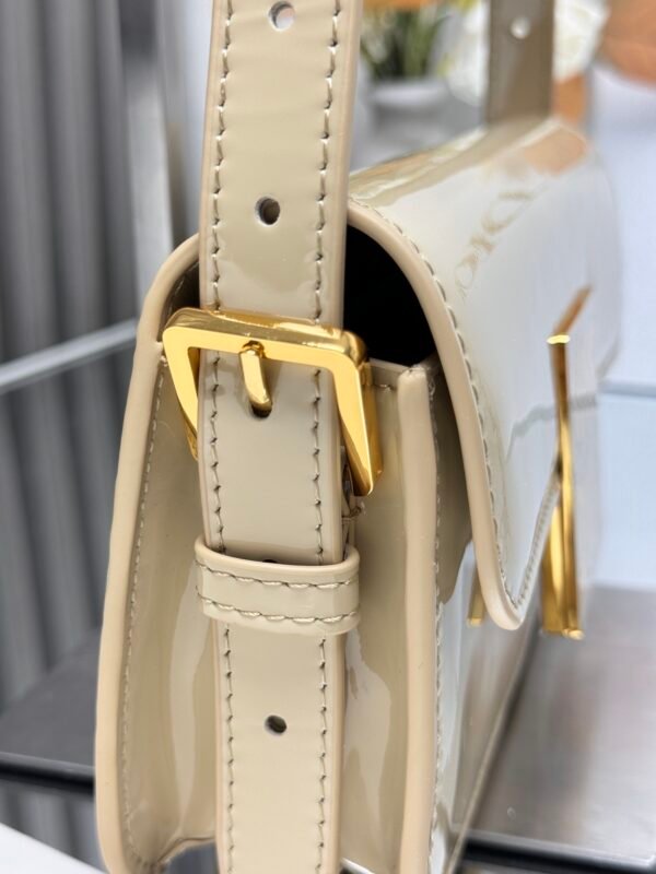 DIOR - Image 5