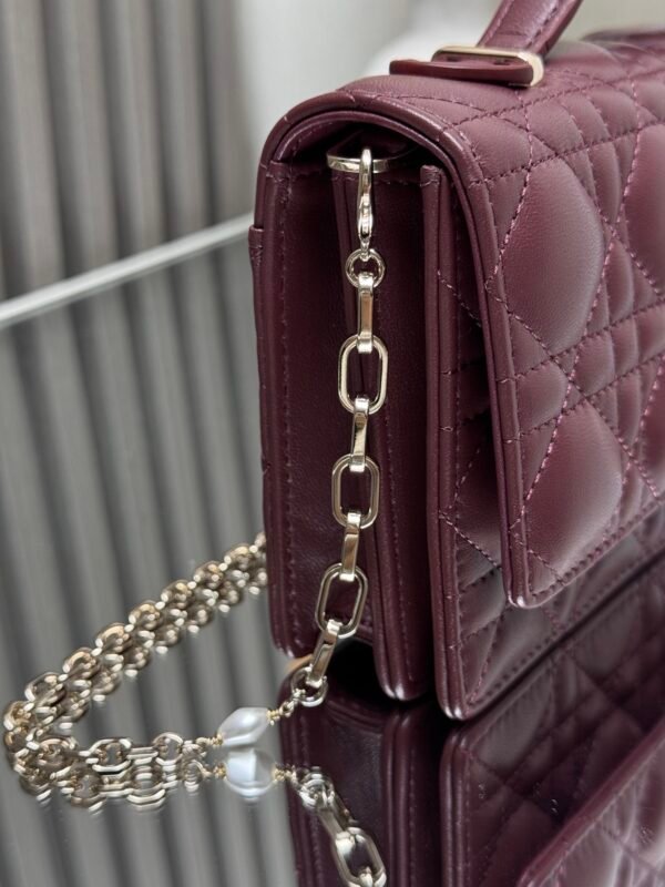 DIOR - Image 5