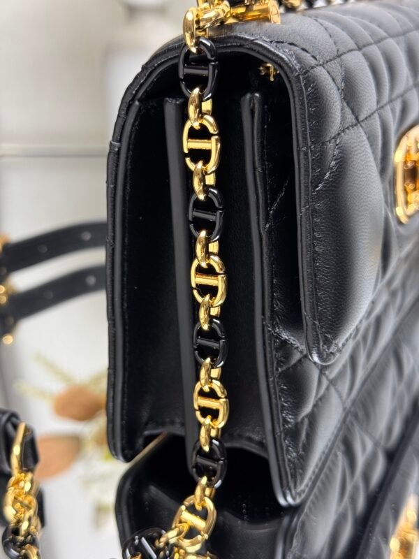 DIOR - Image 5