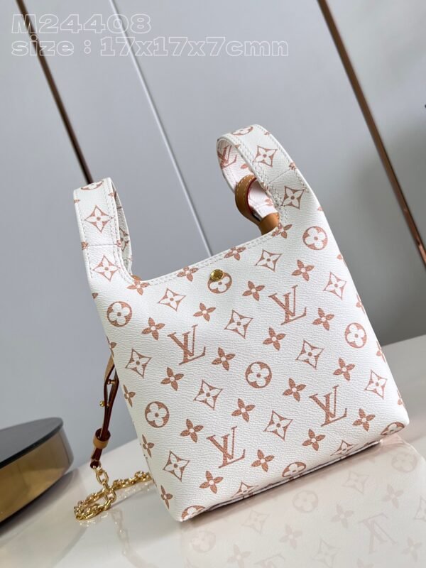 LV  M24408 - Image 5