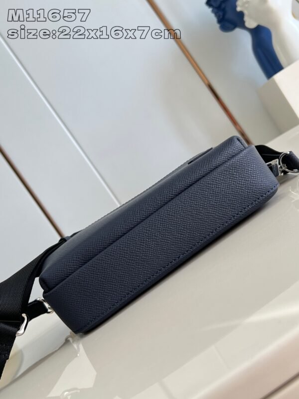 LV  M11657 - Image 6