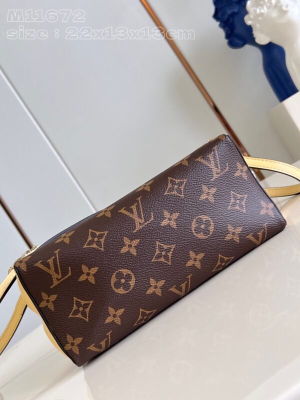 LV  M11672 - Image 6