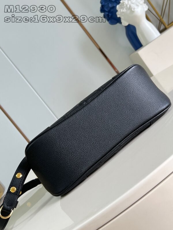 LV  M12930 - Image 6