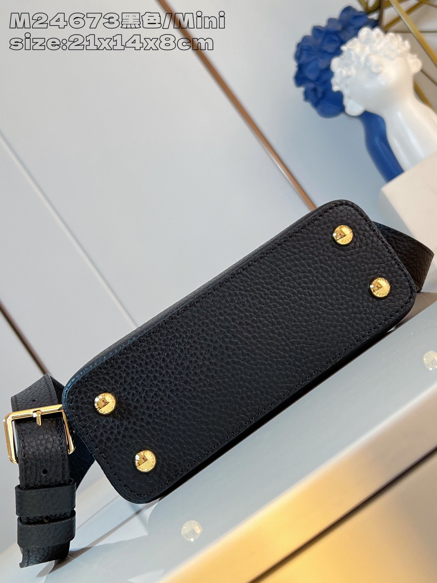LV M24673 - Image 6