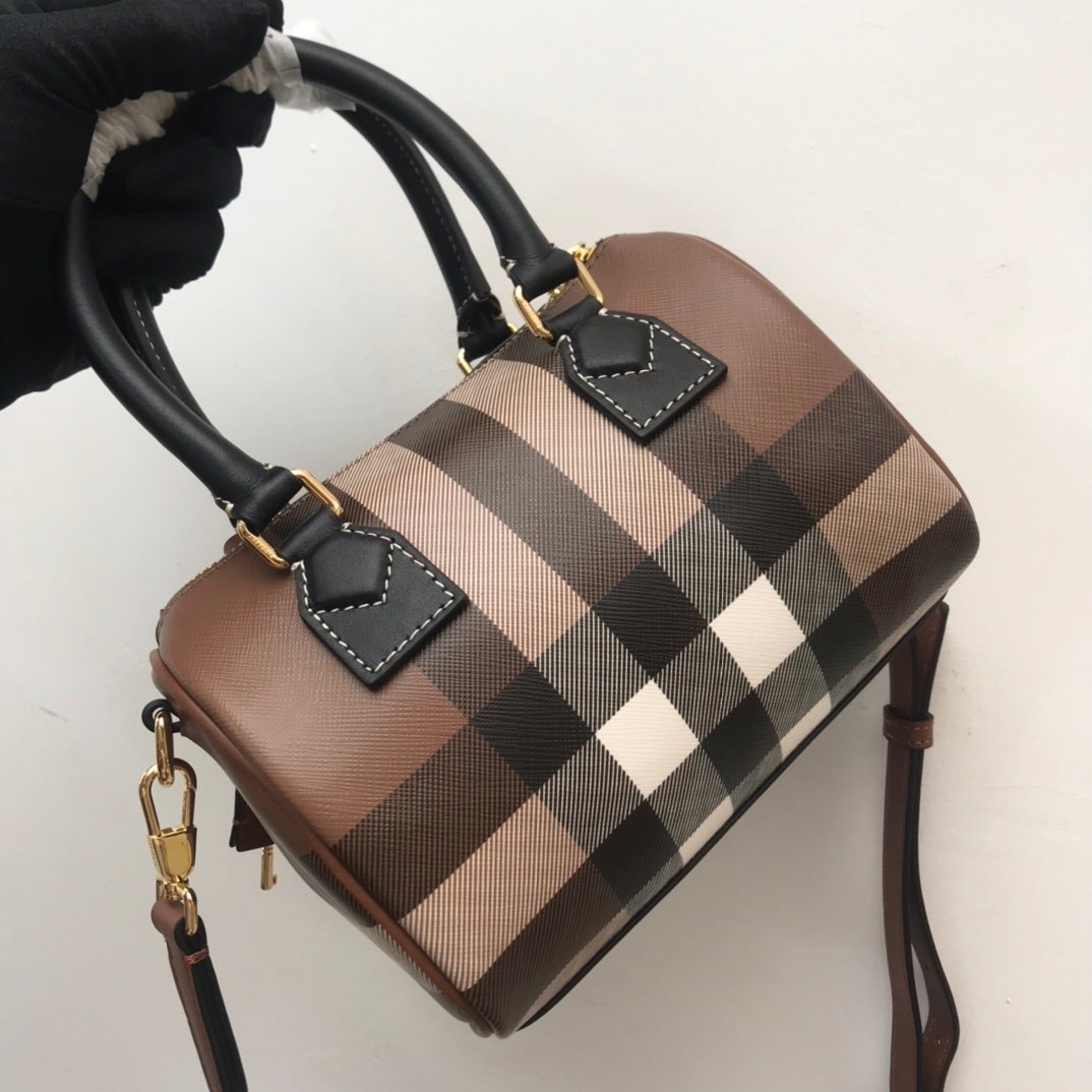 Burberry Bag - Image 6