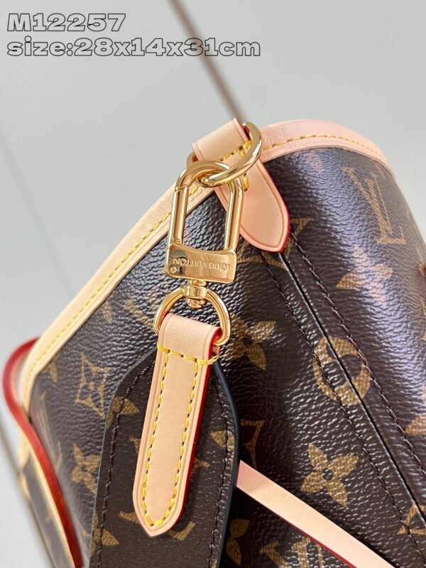 LV MM12257 - Image 6