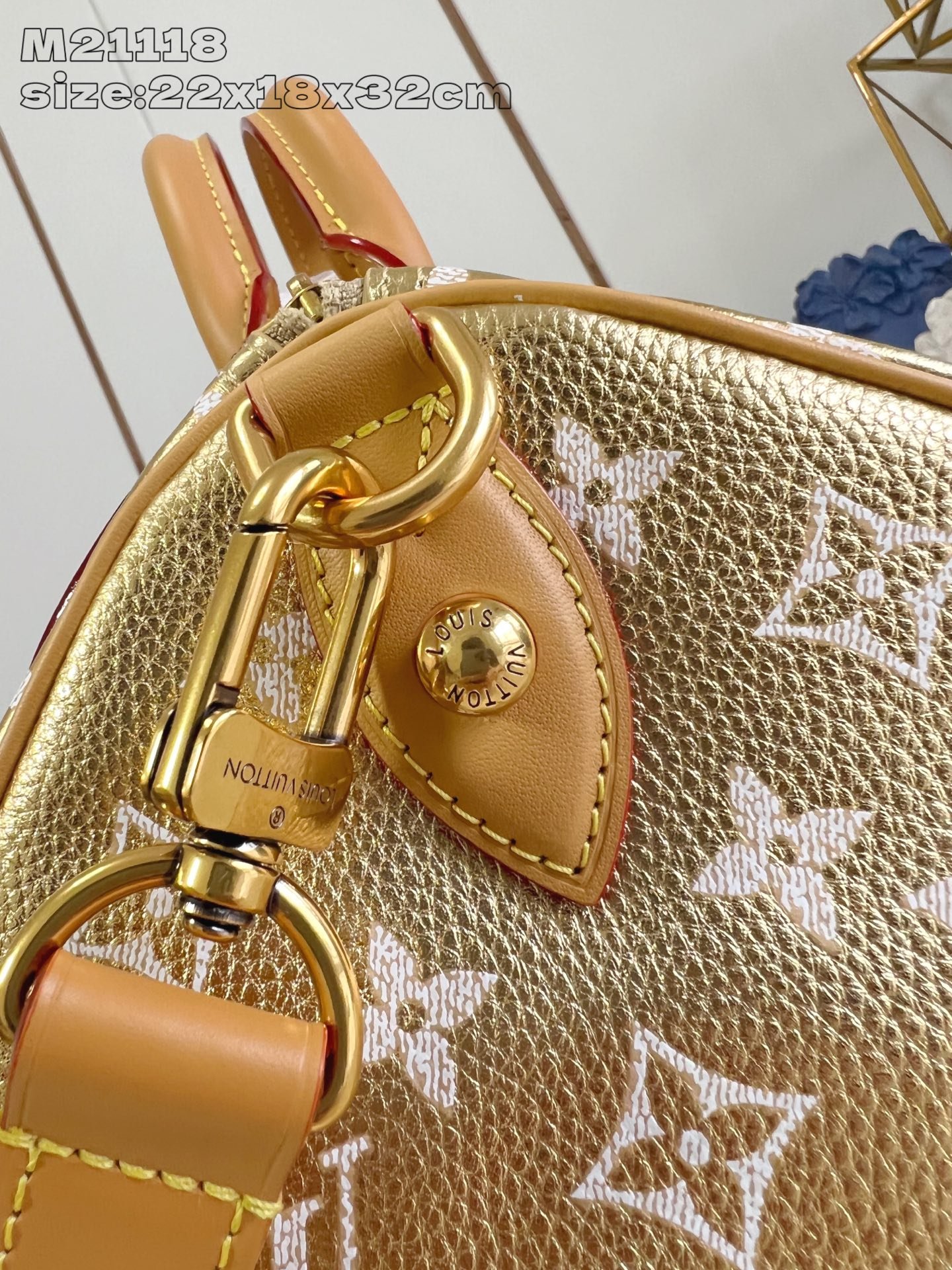 LV M21118 - Image 6