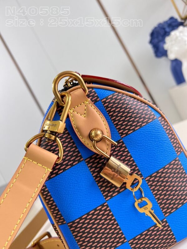 LV N40584 - Image 6
