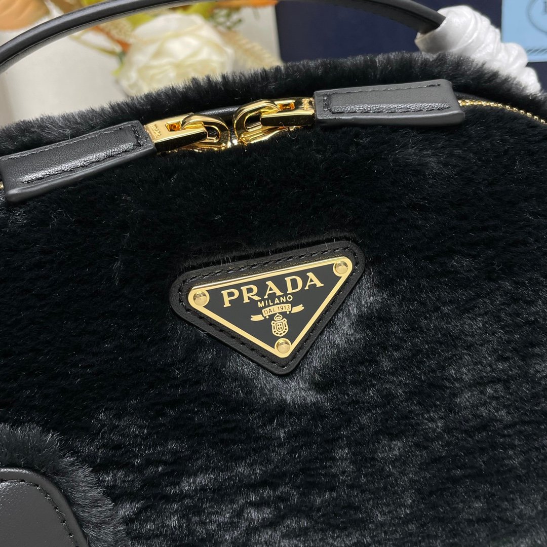 Prada Bag - Image 4