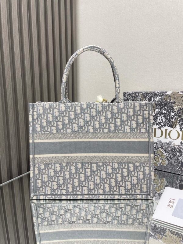 DIOR - Image 4
