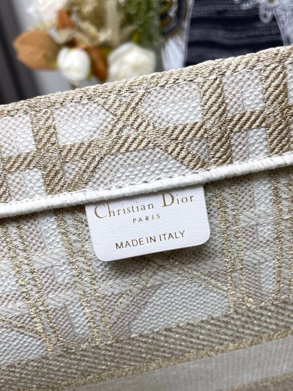 DIOR - Image 6