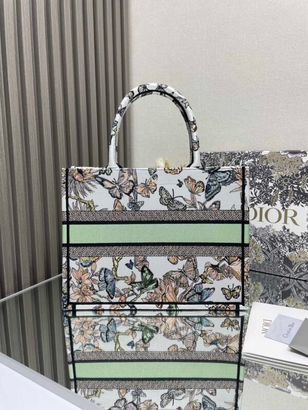 DIOR - Image 5